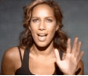 Leona Lewis is waving at YOU!