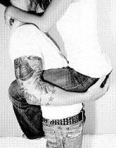 hold kiss